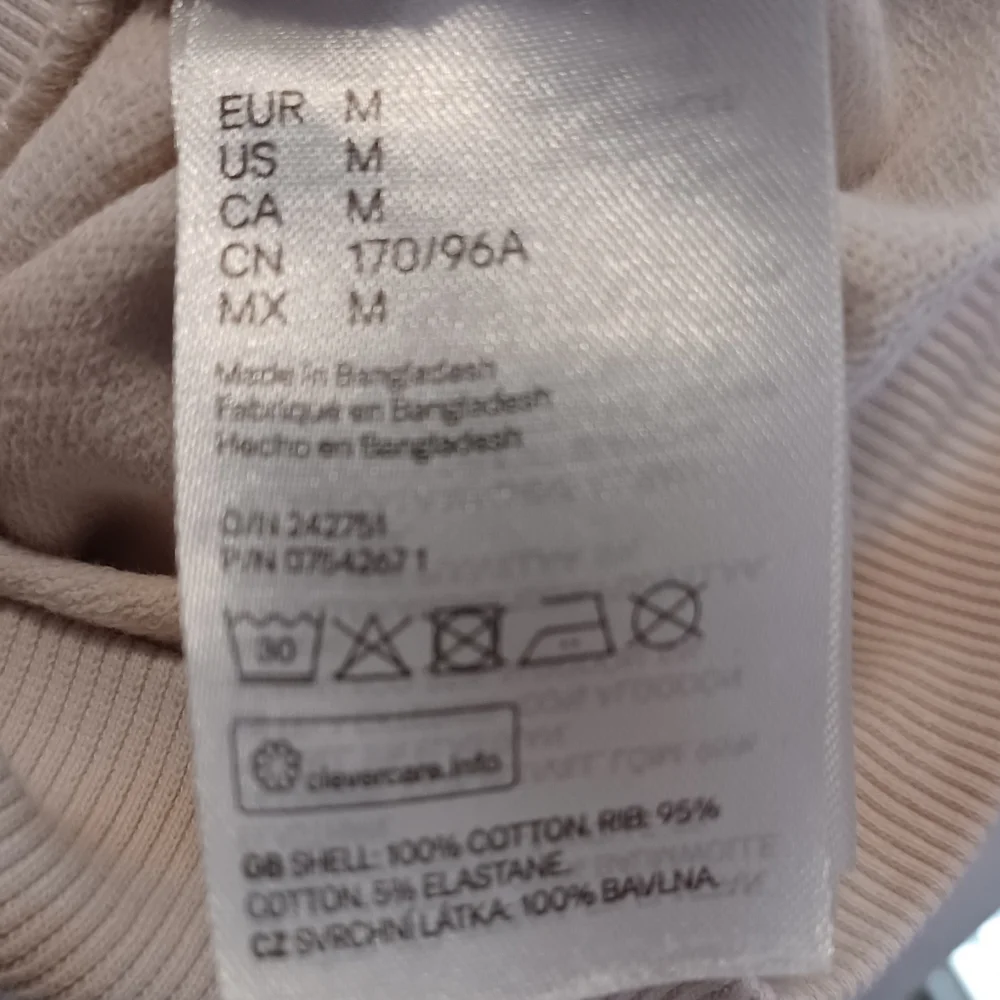 4/$60 Tie-Dye Lightweight Sweatshirt - Size Medium - Picture 8 of 8